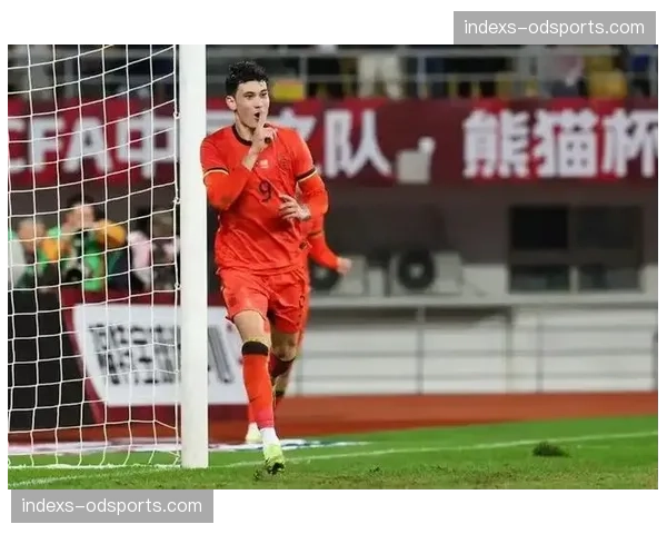 拜合拉木补时头球绝平救主 成都年轻前锋展现大心脏