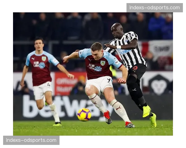 伯恩利边路推进速度达每秒2.4米，帕克三后卫体系激活翼卫自由度